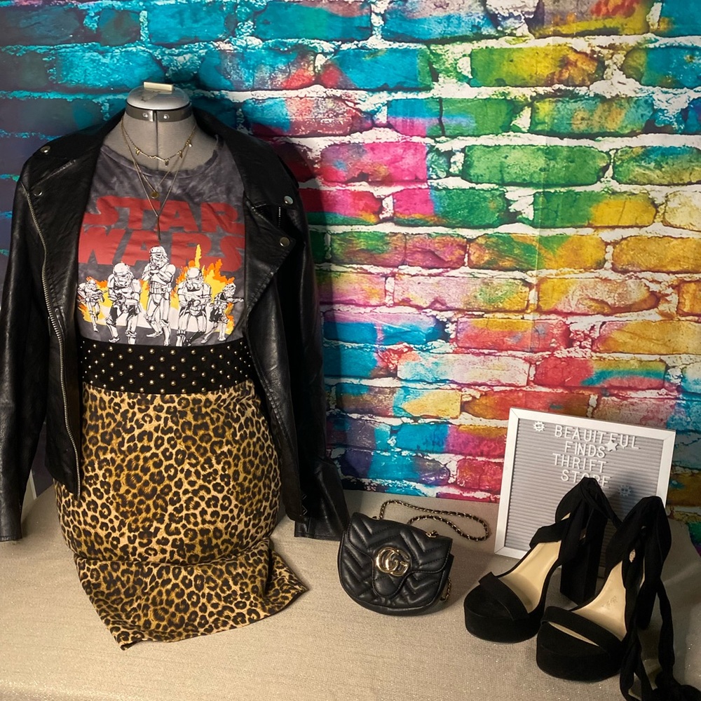 Stepping in style shirt size M skirt size S shoes size 11